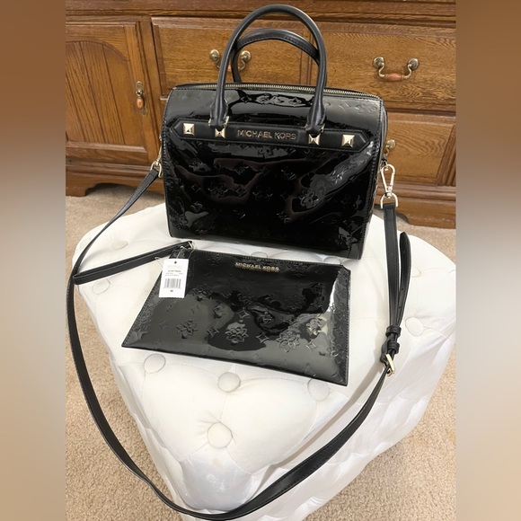 Michael Kors Kara Medium Duffle Signature Handbag/Wristlet Set NWT RARE - Picture 4 of 12